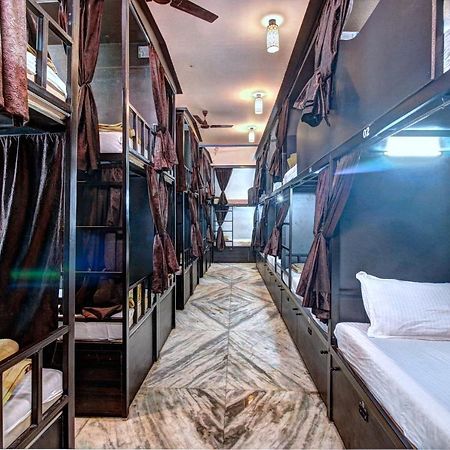 Sunshine Backpackers, Airport Hostel Mumbai Bagian luar foto